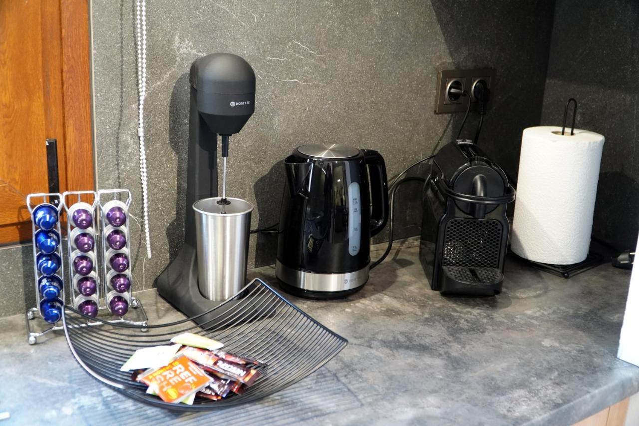 Modern Apartment In Οld Τown テッサロニキ エクステリア 写真